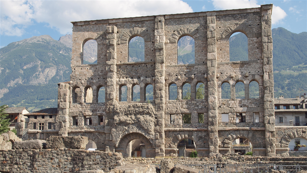 Aosta, il coraggio silenzioso di partire